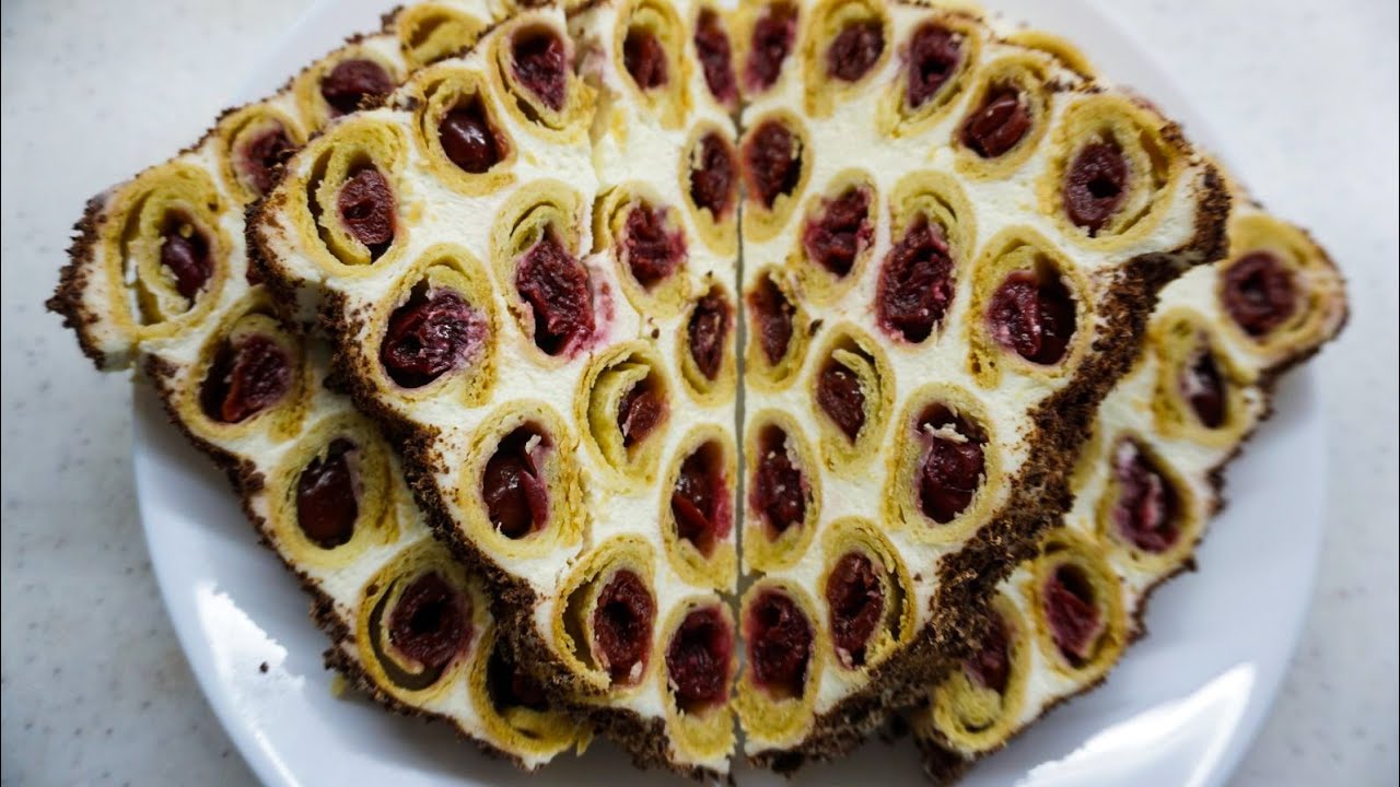 My grandmother baked this cake for me when I was a child! Cherrycake!